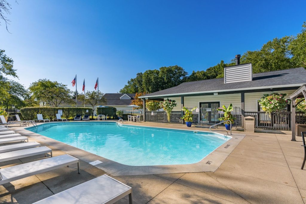 Lake Club at Polaris | 1 & 2 Bedroom Apartments in Polaris, OH