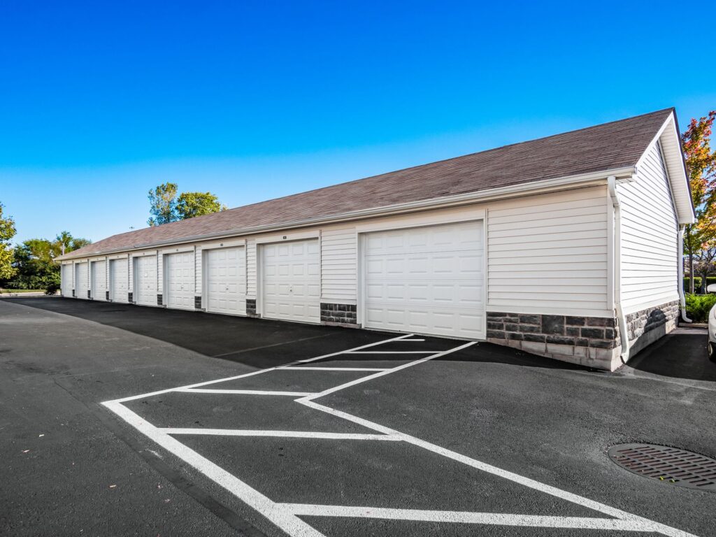 Apartments with Garages in Columbus OH Champion